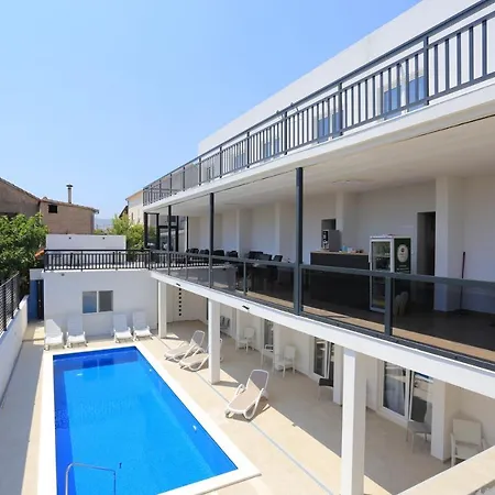 With A Swimming Pool Kastel Stafilic, - 17710 Πανσιόν 3*